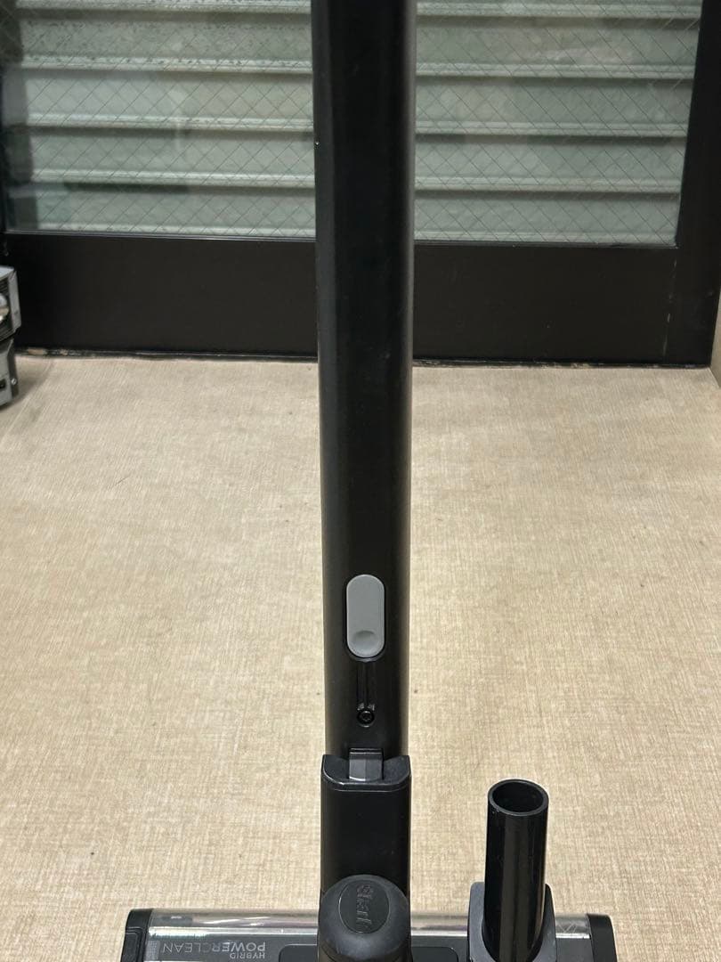 Shark シャーク　コードレススティッククリーナー　CS601JBK