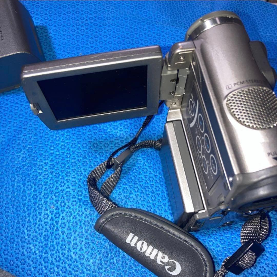 Canon ＩＸＹ　DVデジタルビデオカメラDM-P V２.充電池二個付