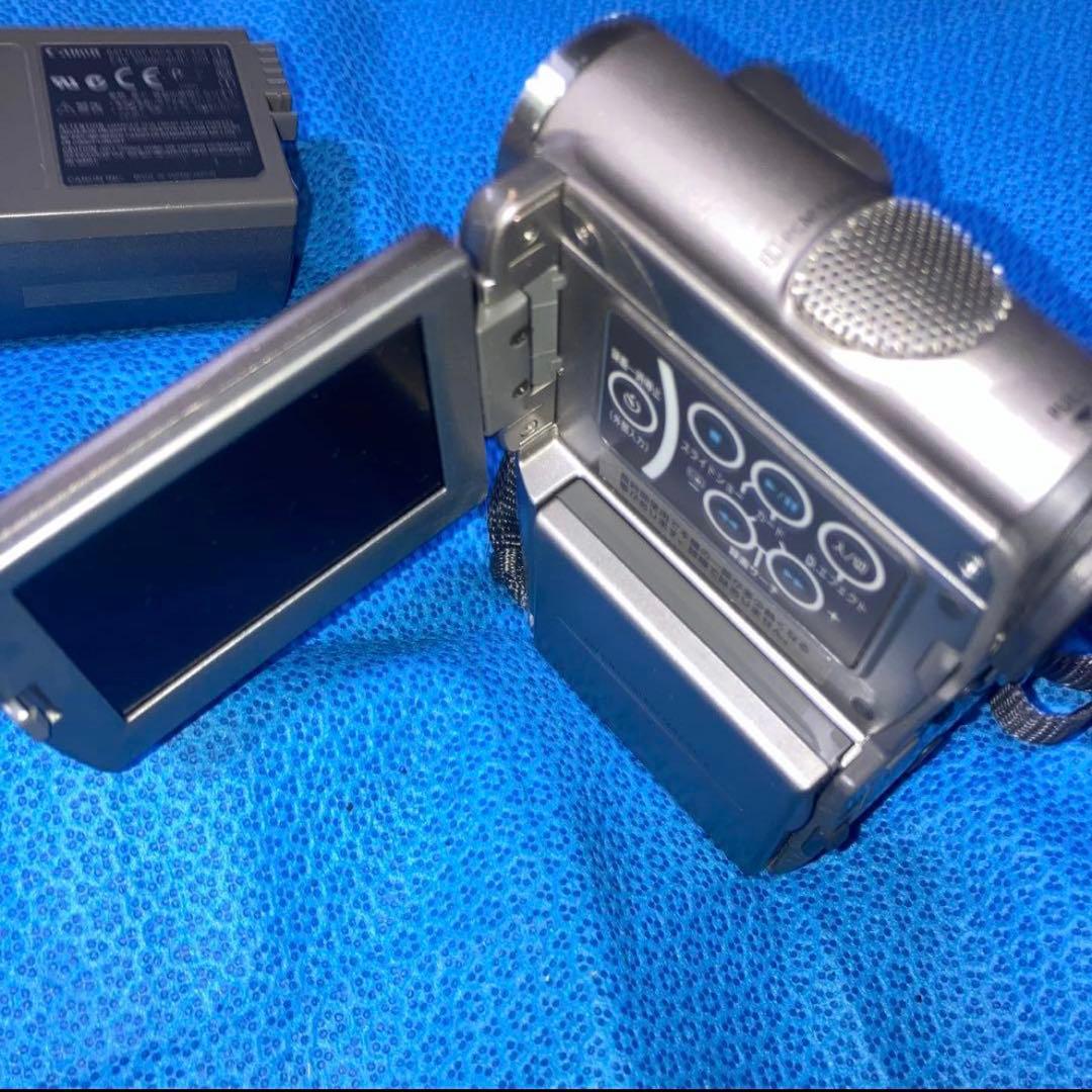 Canon ＩＸＹ　DVデジタルビデオカメラDM-P V２.充電池二個付