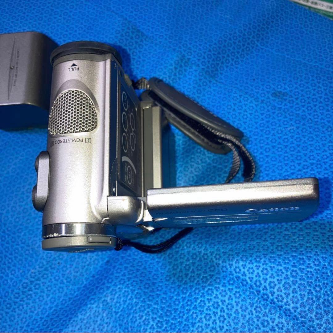 Canon ＩＸＹ　DVデジタルビデオカメラDM-P V２.充電池二個付