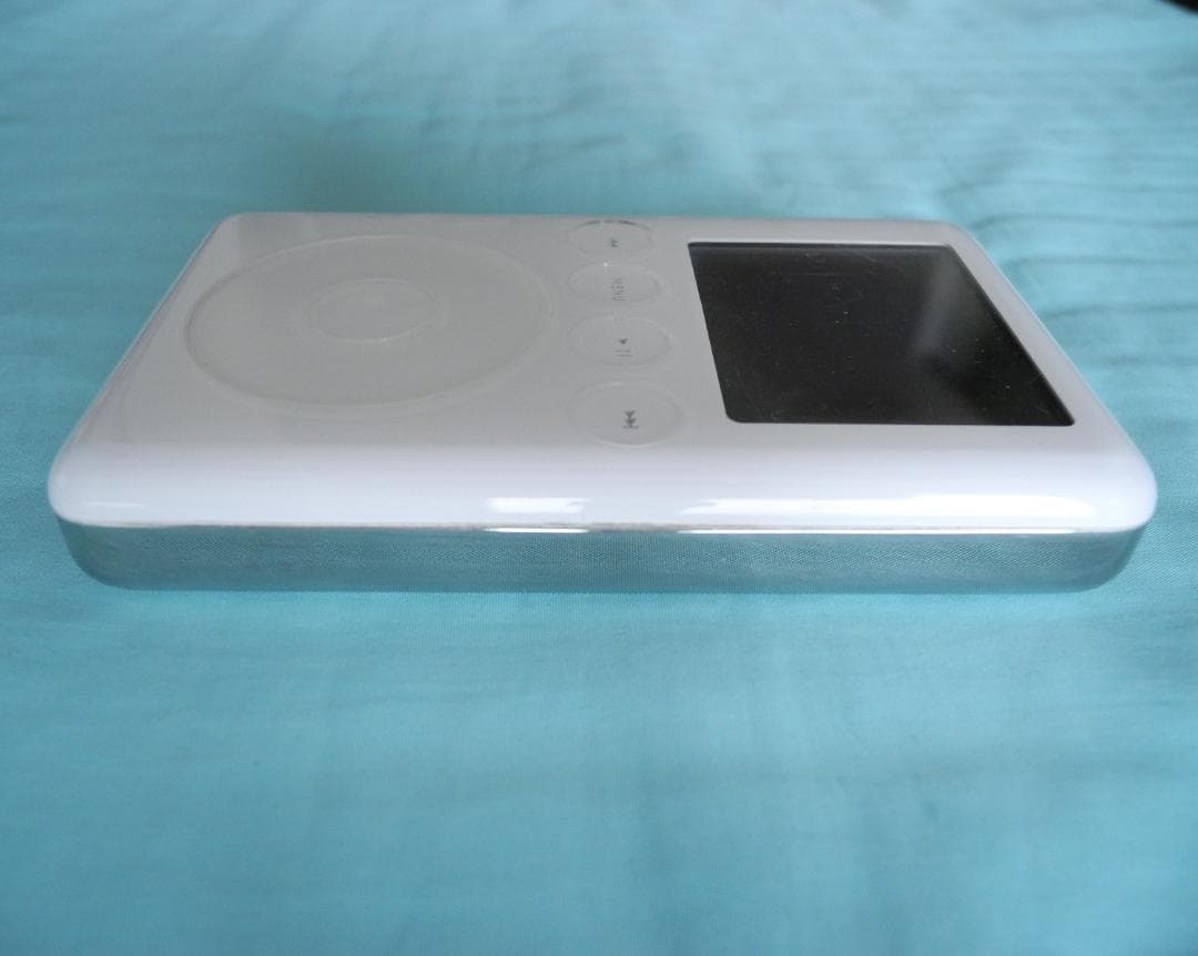 動作品　第3世代iPod　ACアダプター付き