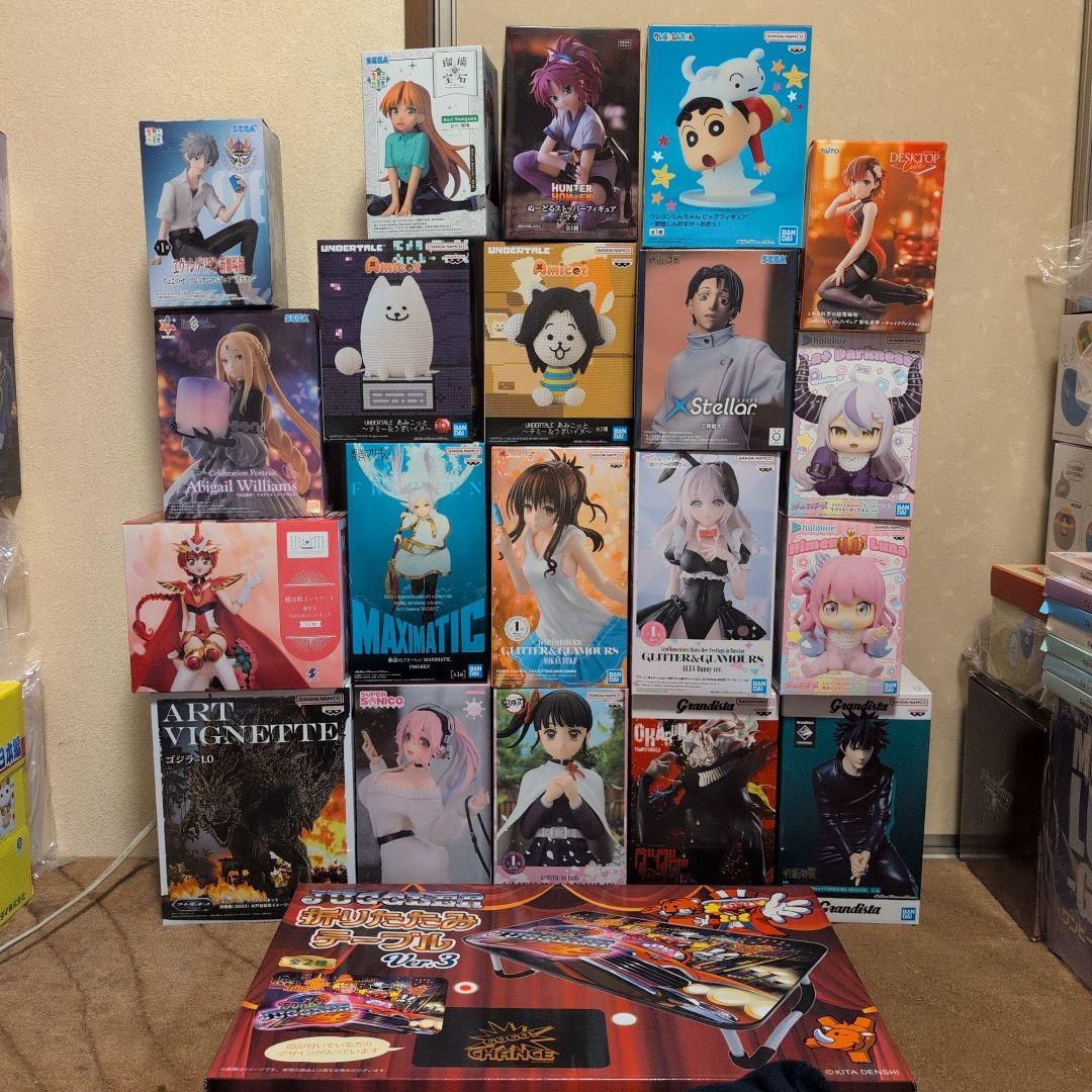 折りたたみテーブルとフィギュア20点セット