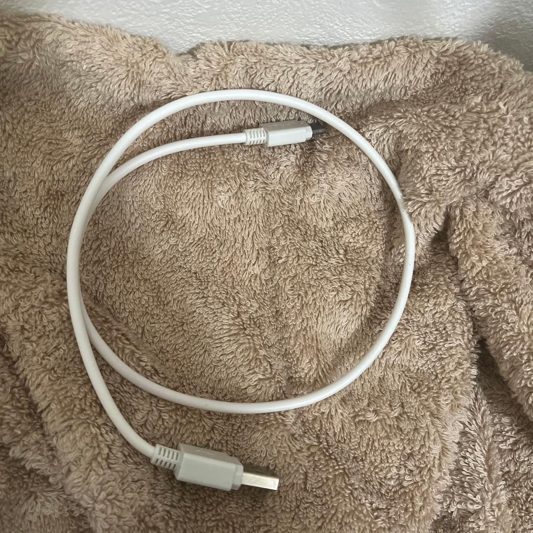 普遍的なUSBケーブル