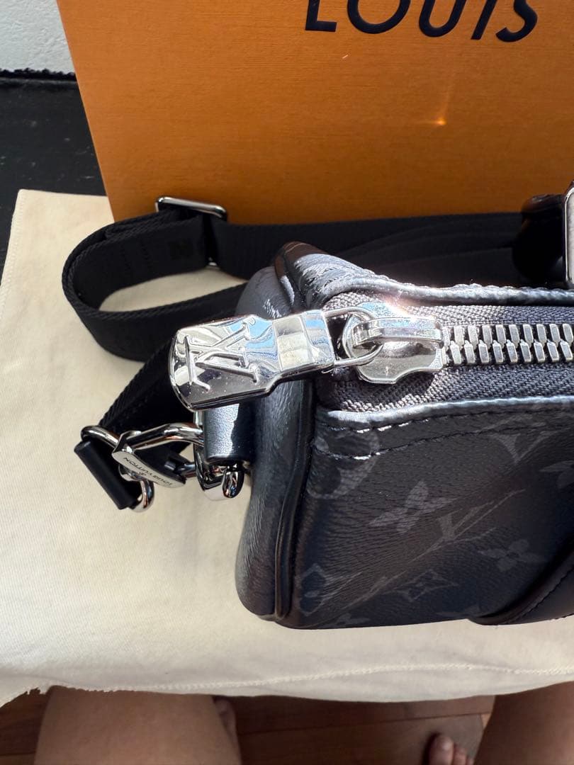 ルイヴィトン ショルダーバッグ モノグラム・エクリプス キーポル25