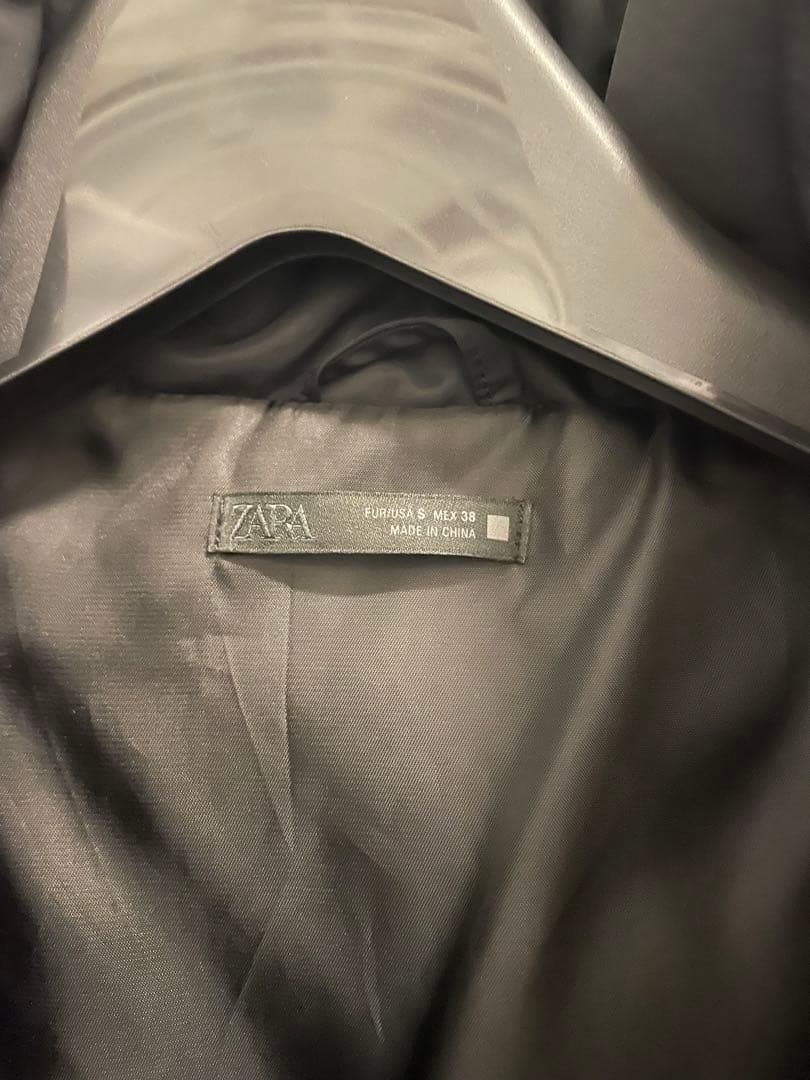 ZARA ブラック ショート丈ダウンジャケット