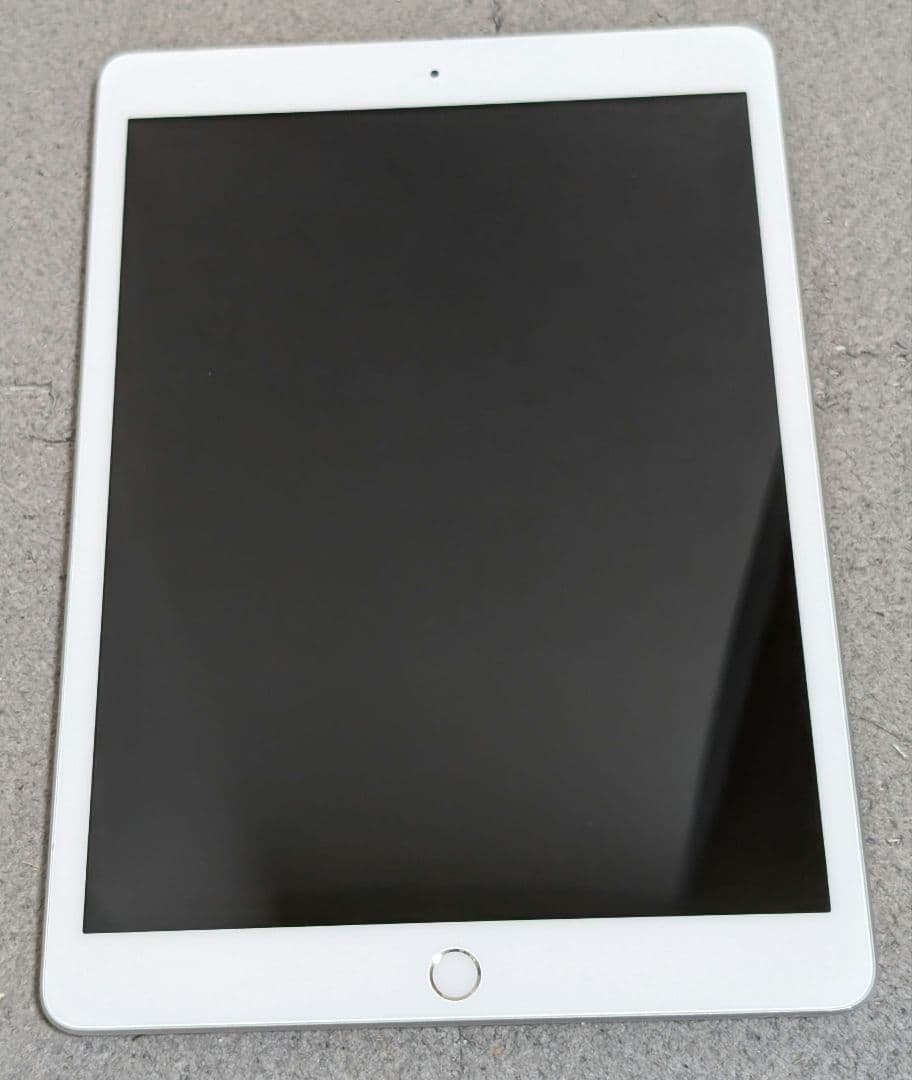 iPad第7世代 32GB シルバー Wi-Fi+Cellular