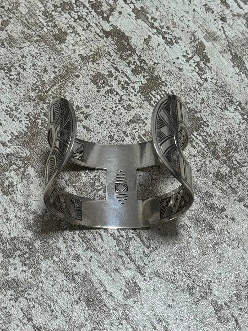 早い者勝ち！美品　トゥアレグ族 シルバー　Ｈ型バングル ブレスレット