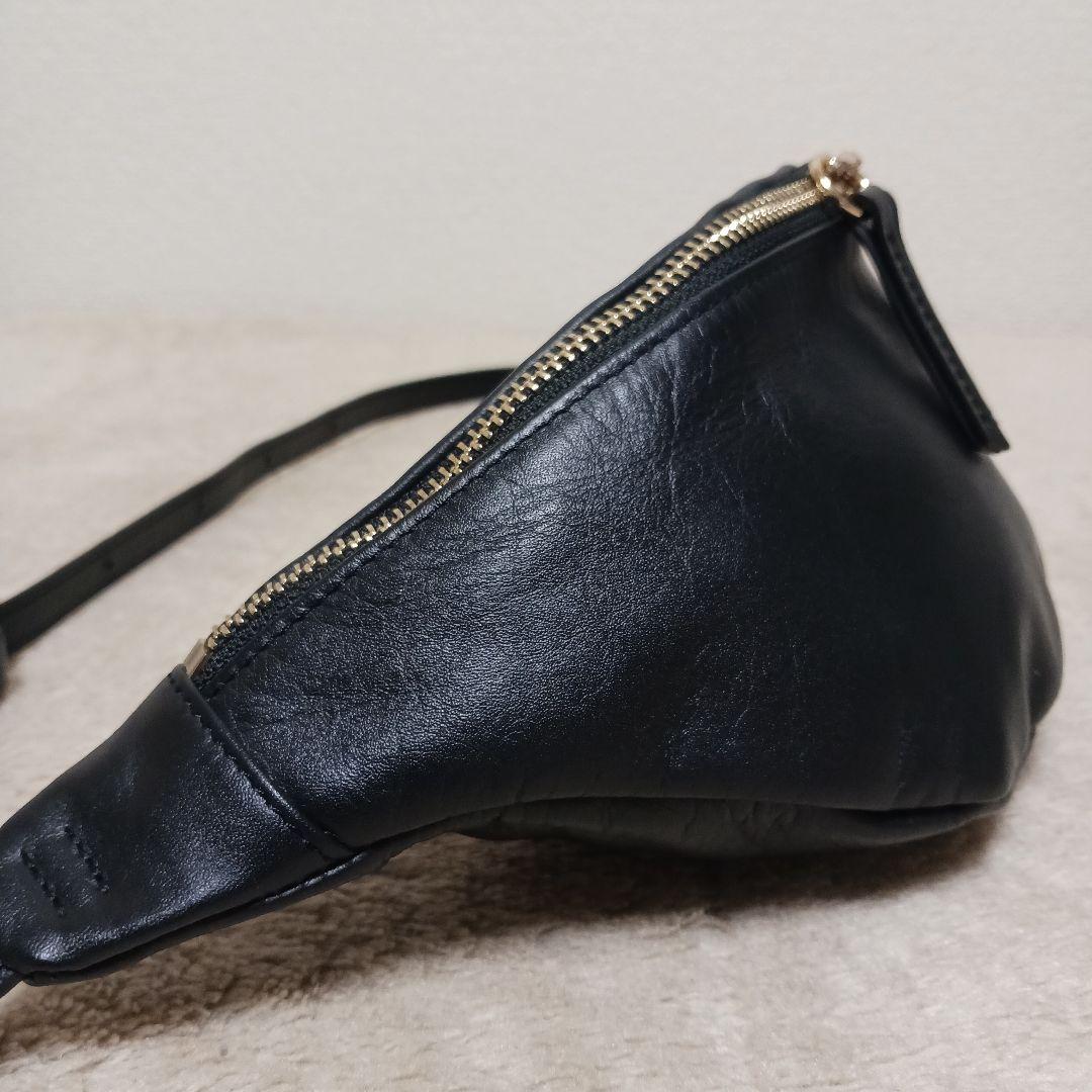 【極美品】BEARDSLEY ビアズリー 2.718牛革クロスボディバッグ 黒色