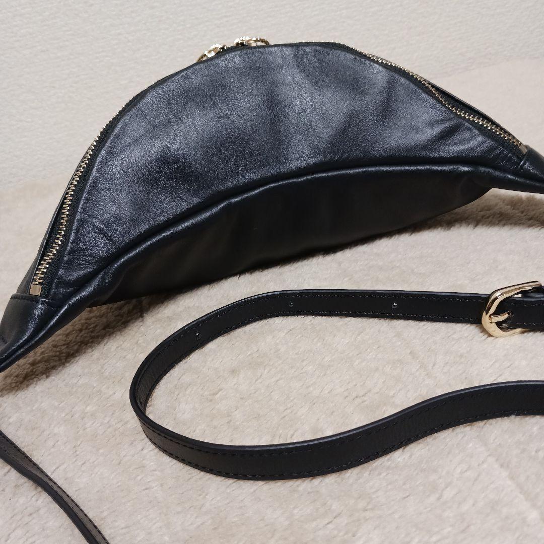 【極美品】BEARDSLEY ビアズリー 2.718牛革クロスボディバッグ 黒色