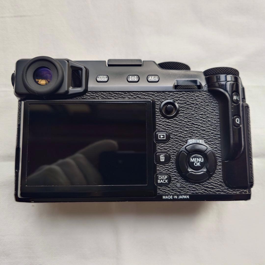 Fujifilm X-Pro2 ブラック ボディ　+ 純正チャージャー