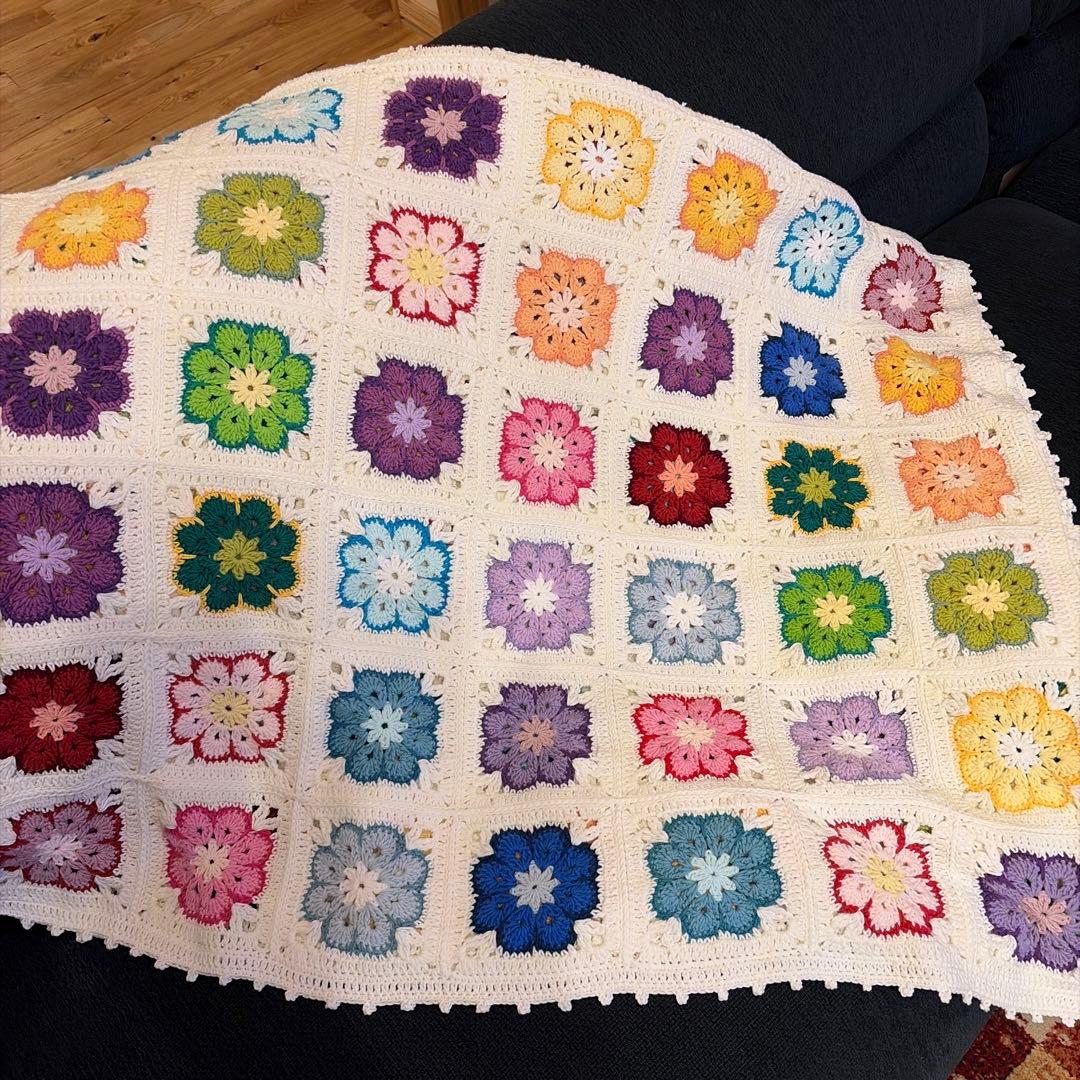 はるヨコ　ハンドメイド　アフリカンフラワー　ベットカバー