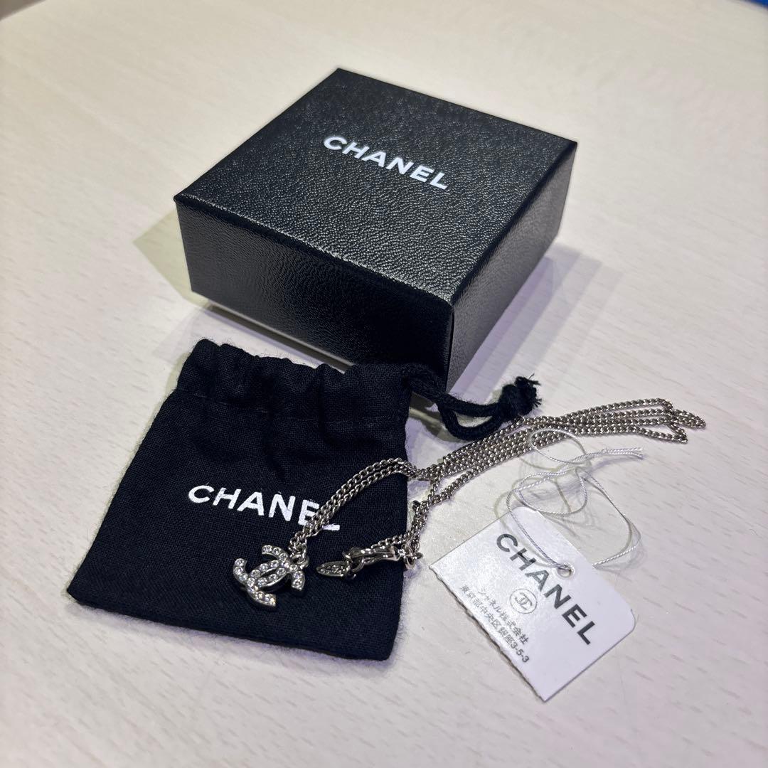 【美品】シャネル　CHANEL シルバーネックレス ロゴチャーム付き
