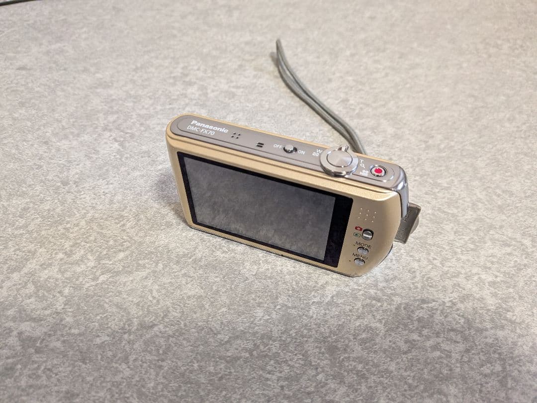 Panasonic LUMIX DMC-FX70 ゴールド