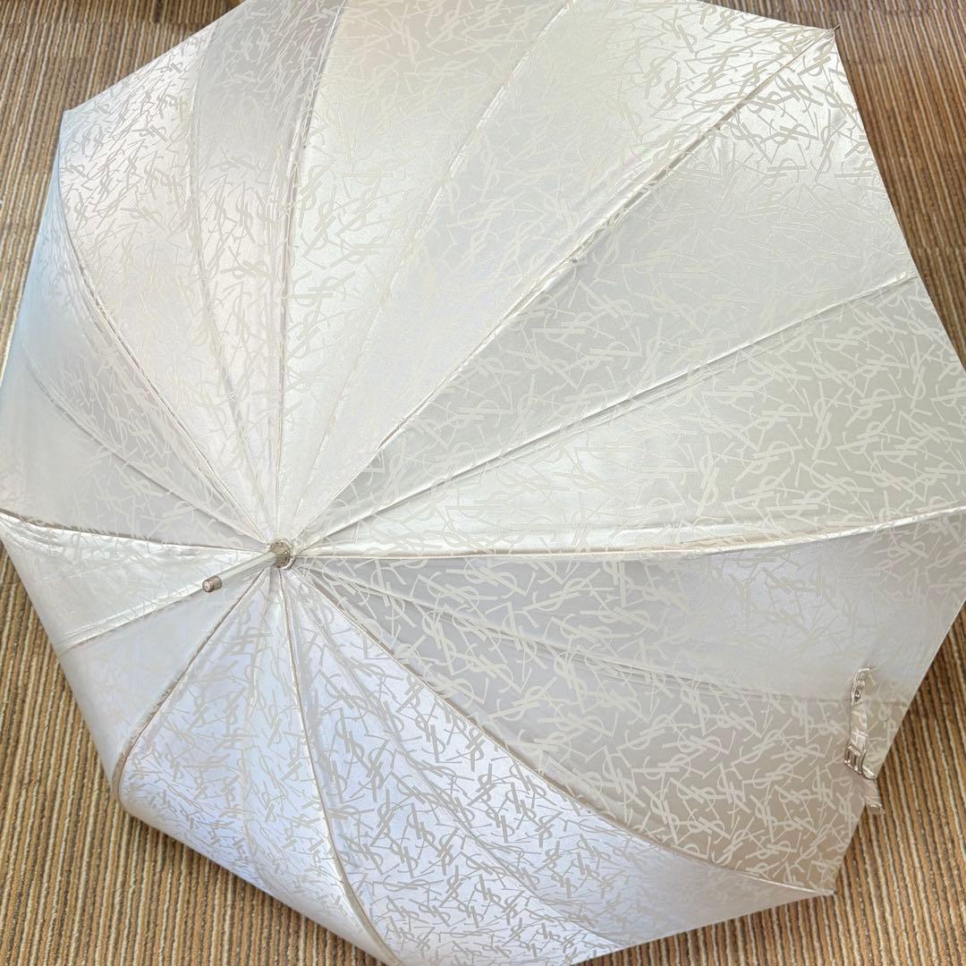 イヴ・サンローラン　YSLロゴ総柄晴雨兼用長傘　メタリックホワイト