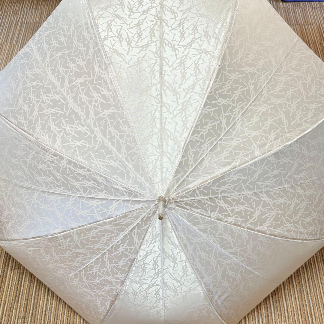 イヴ・サンローラン　YSLロゴ総柄晴雨兼用長傘　メタリックホワイト
