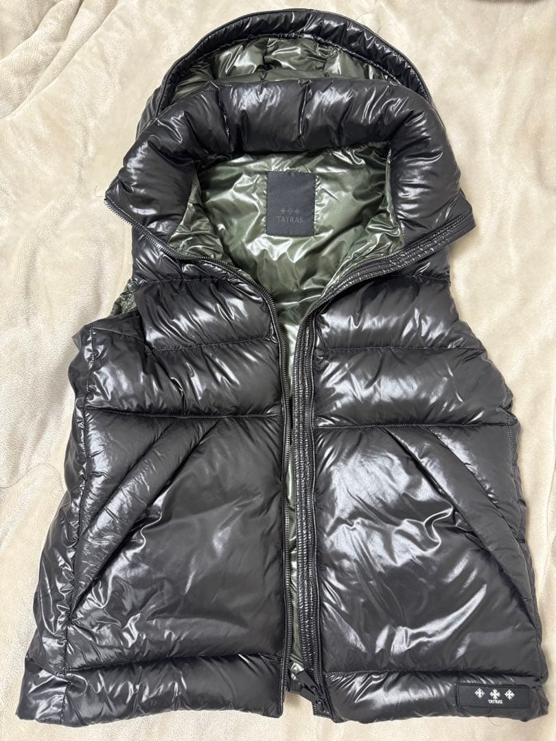 未使用品級 タトラス TATRAS ダウンベストUZUGENN ウズゲン L