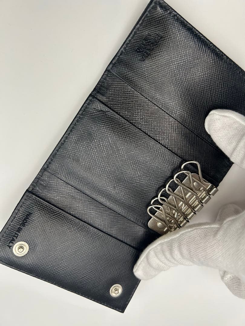 [美品]PRADA ブラック レザー キーケース　ギャラ有