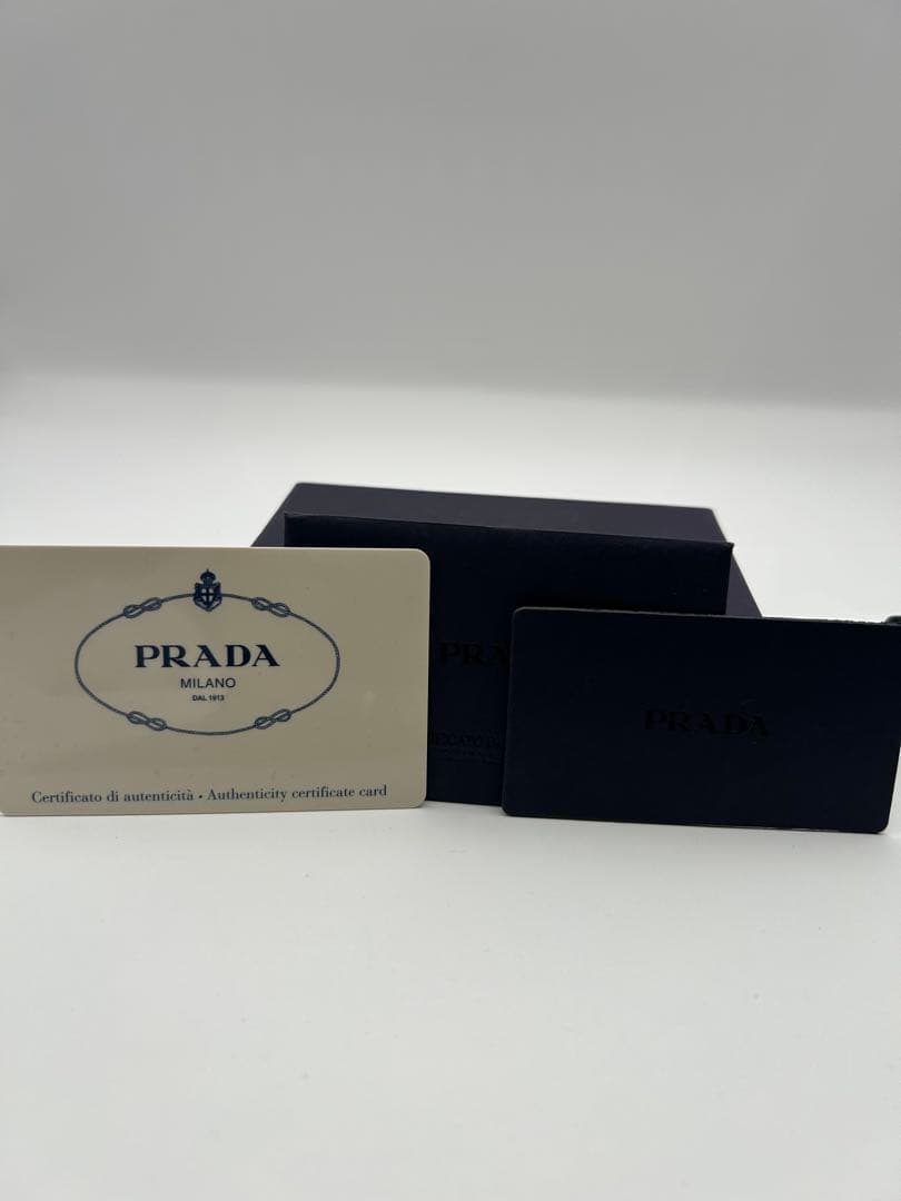 [美品]PRADA ブラック レザー キーケース　ギャラ有