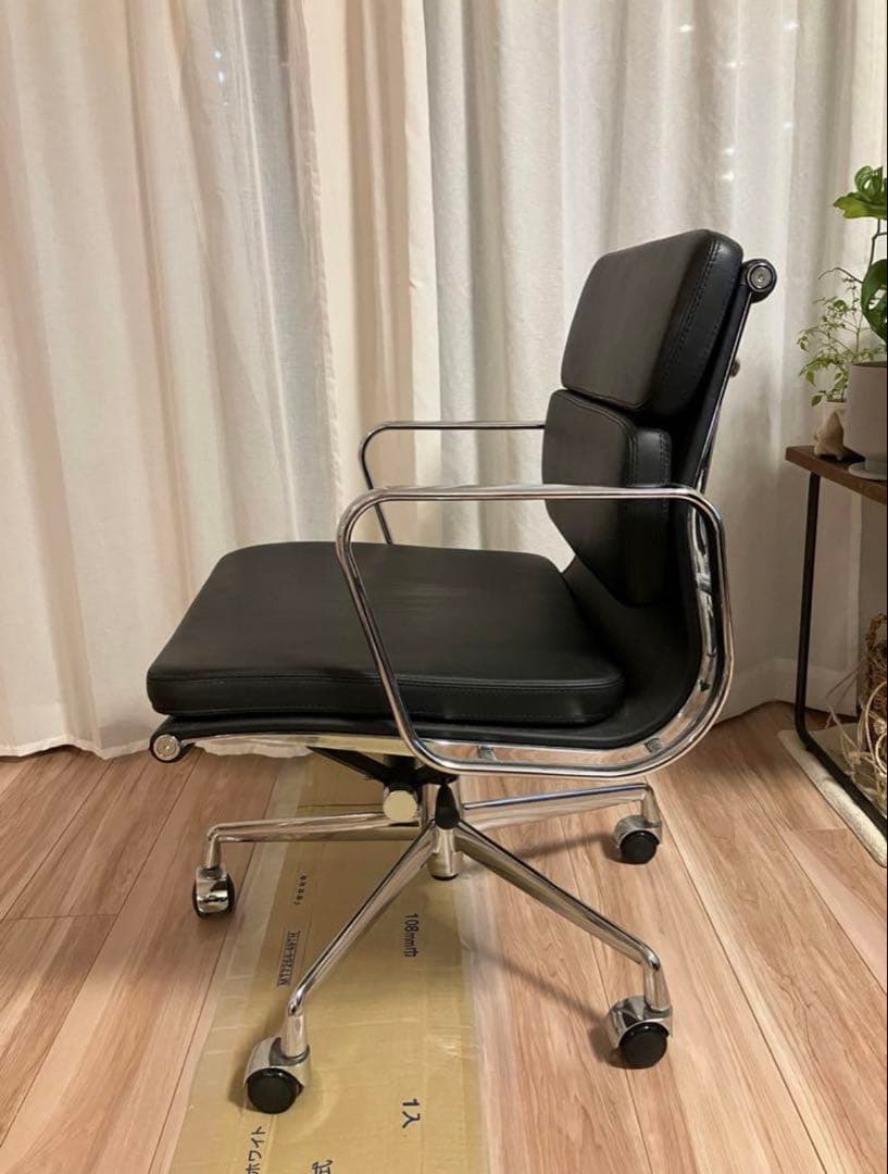 猫*紙様 イームズ アルミナム　マネジメントチェア【リプロダクト品】