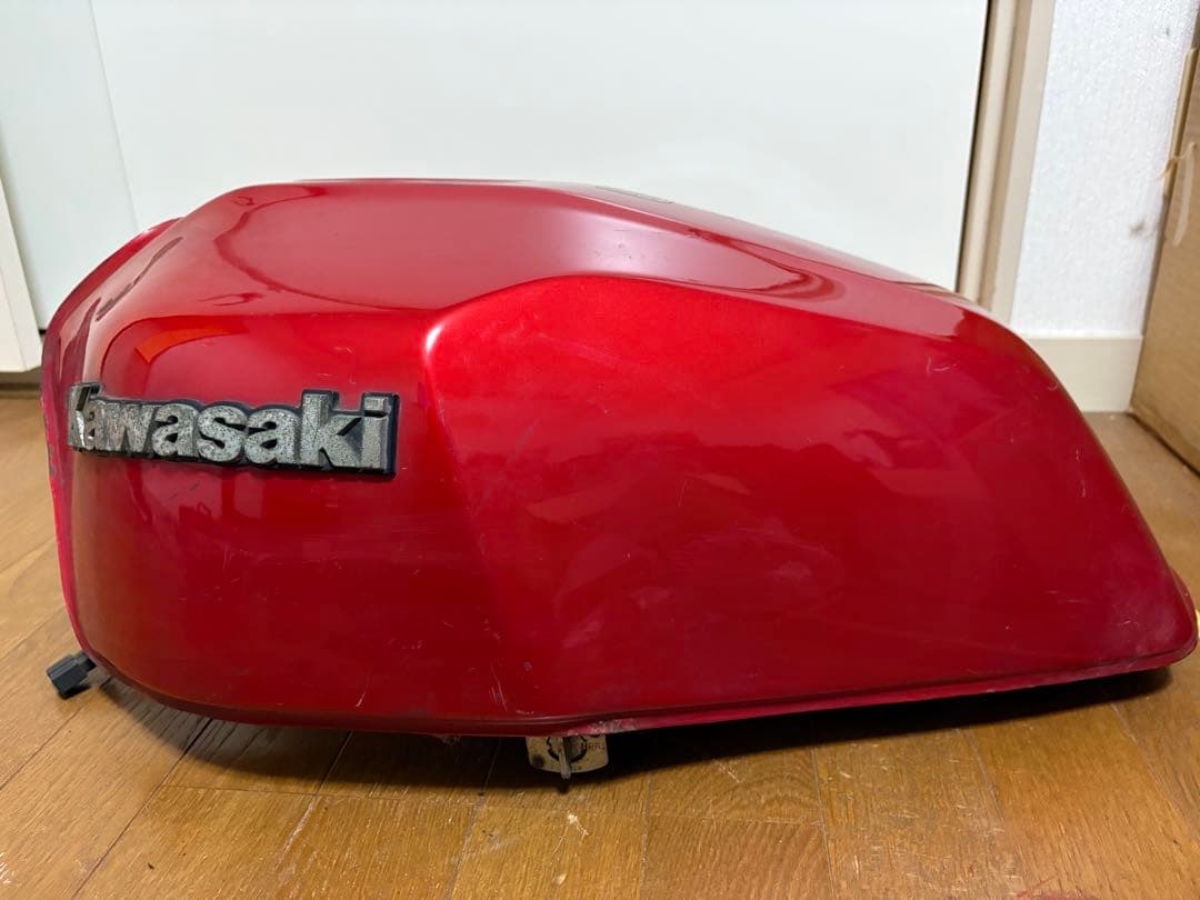 カワサキ　ZRX400 フューエルタンク　コック　ゲージ付き