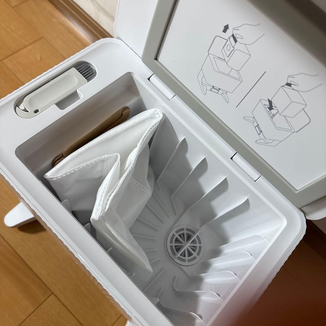 ルンバ　コンボ2 Essential ロボット＋AutoEmpty ホワイト