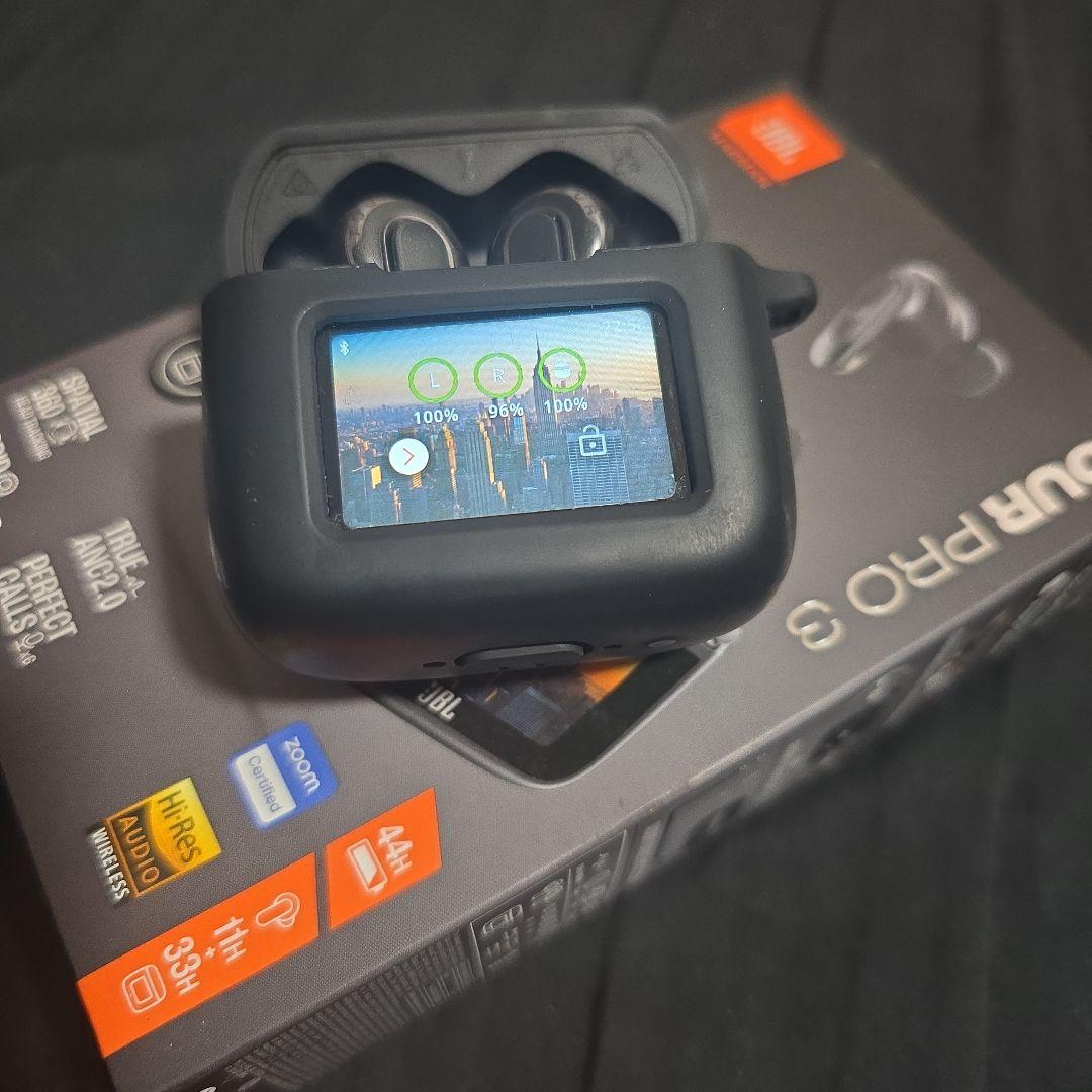 JBL tour pro 3 ケース付きTWSイヤホン