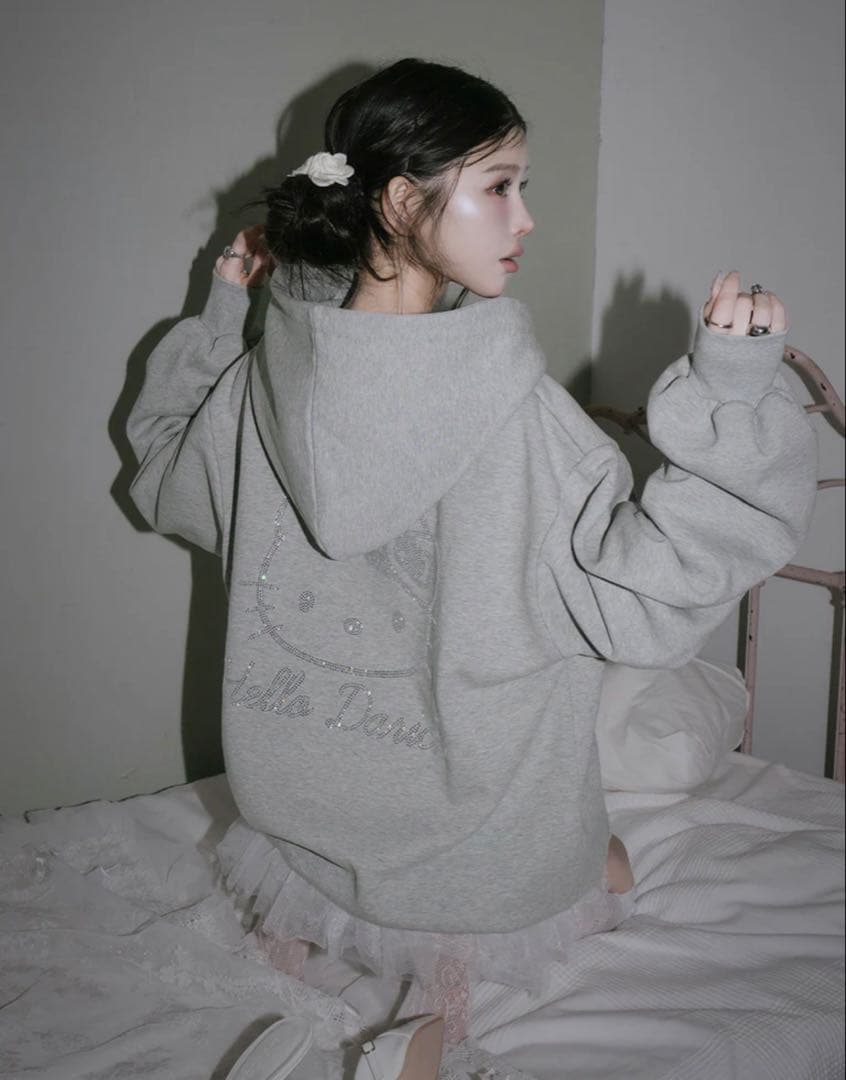 ダーリッチ Hello Darichジップアップフーディ GRY