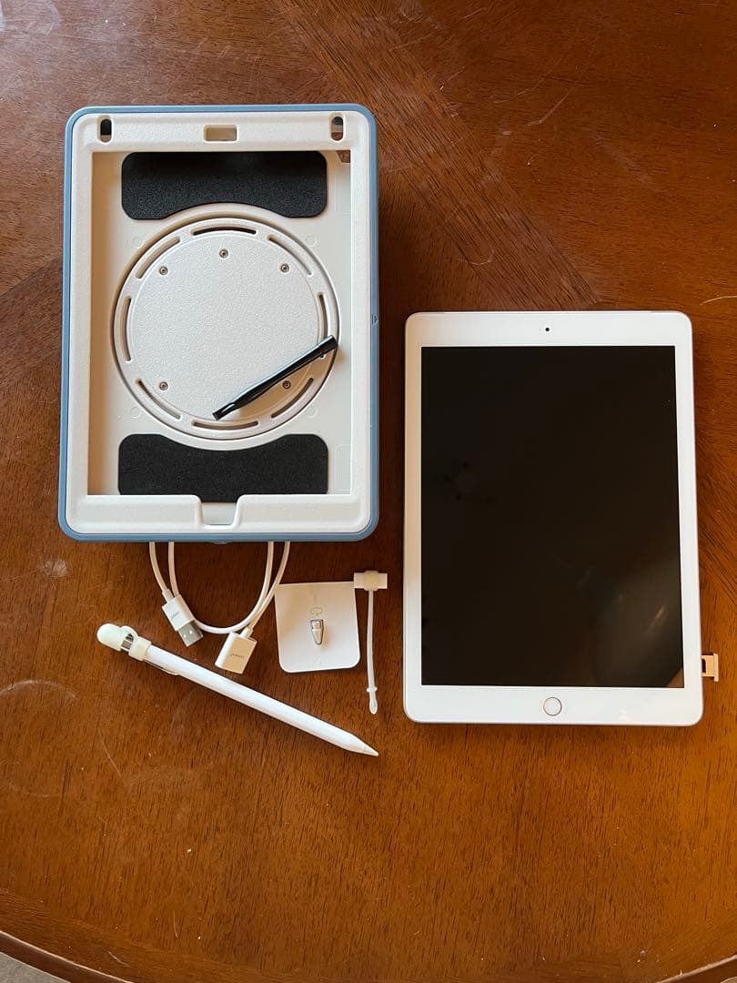 シルバーiPad 第6世代 128GB+ペンシル+予備+ケース