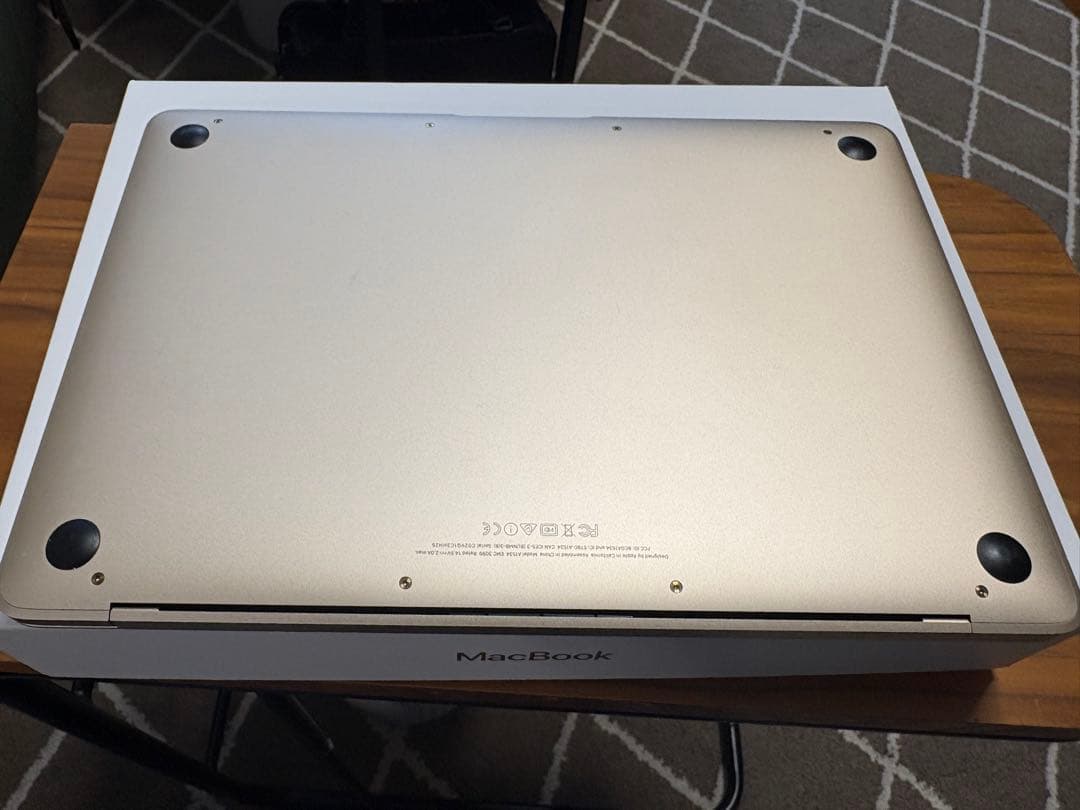 MacBook12 2017 m3 8GBSDRAM 256GBSSD 英配列