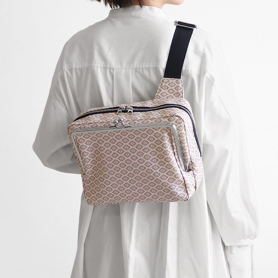 【極美品】 アヤノコウジ スクエア型 がま口 ボディバッグ クロスボディ