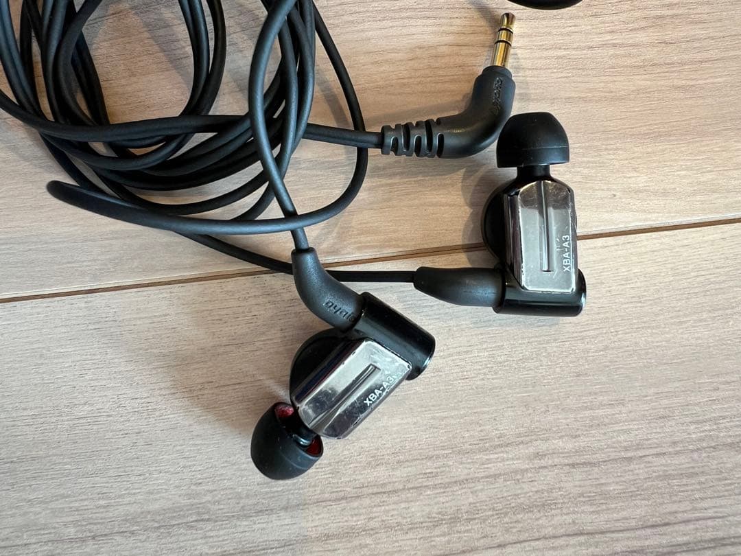 くら　Sony XBA-A3 有線イヤホン