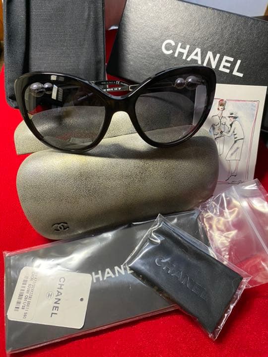 専用ページになります 美品 CHANEL フェイクパール サングラス