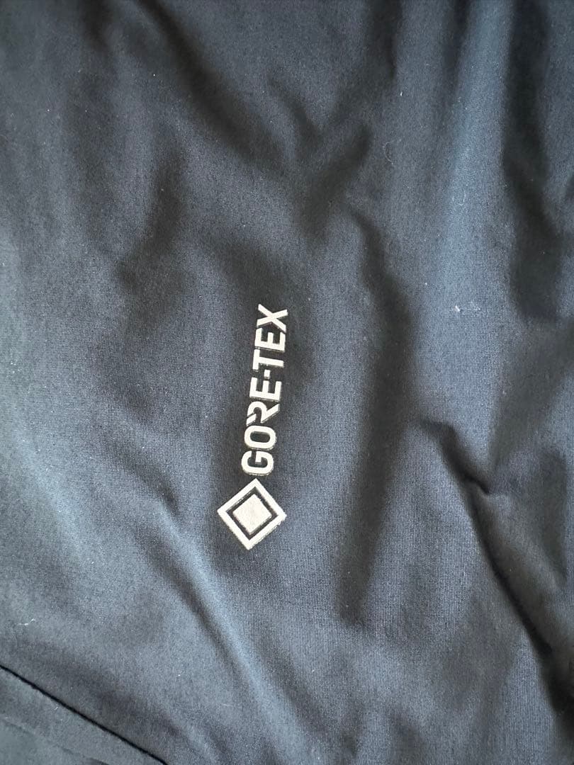 【美品】Salomon ブラック スキーウェア