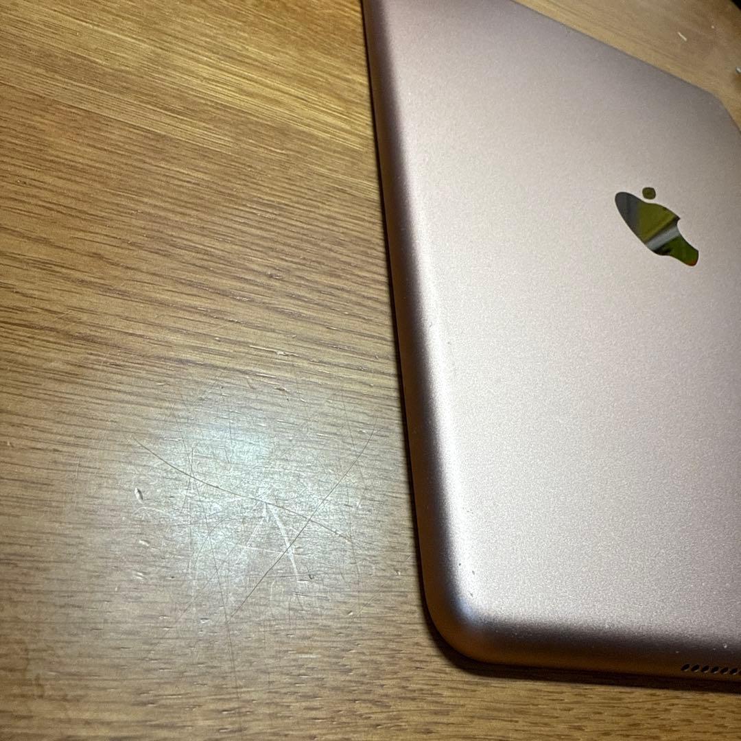 iPad 第8世代 128GB Wi-Fiモデル シルバー 初期化済