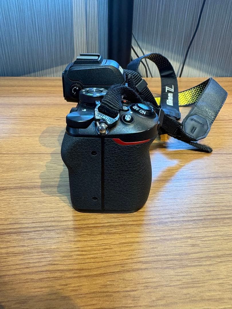 Nikon Z50 ・充電器・バッテリー2個・三脚・ストロボ