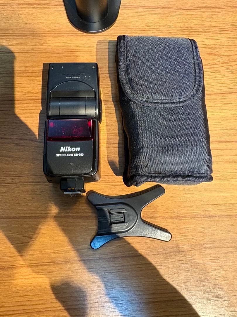 Nikon Z50 ・充電器・バッテリー2個・三脚・ストロボ