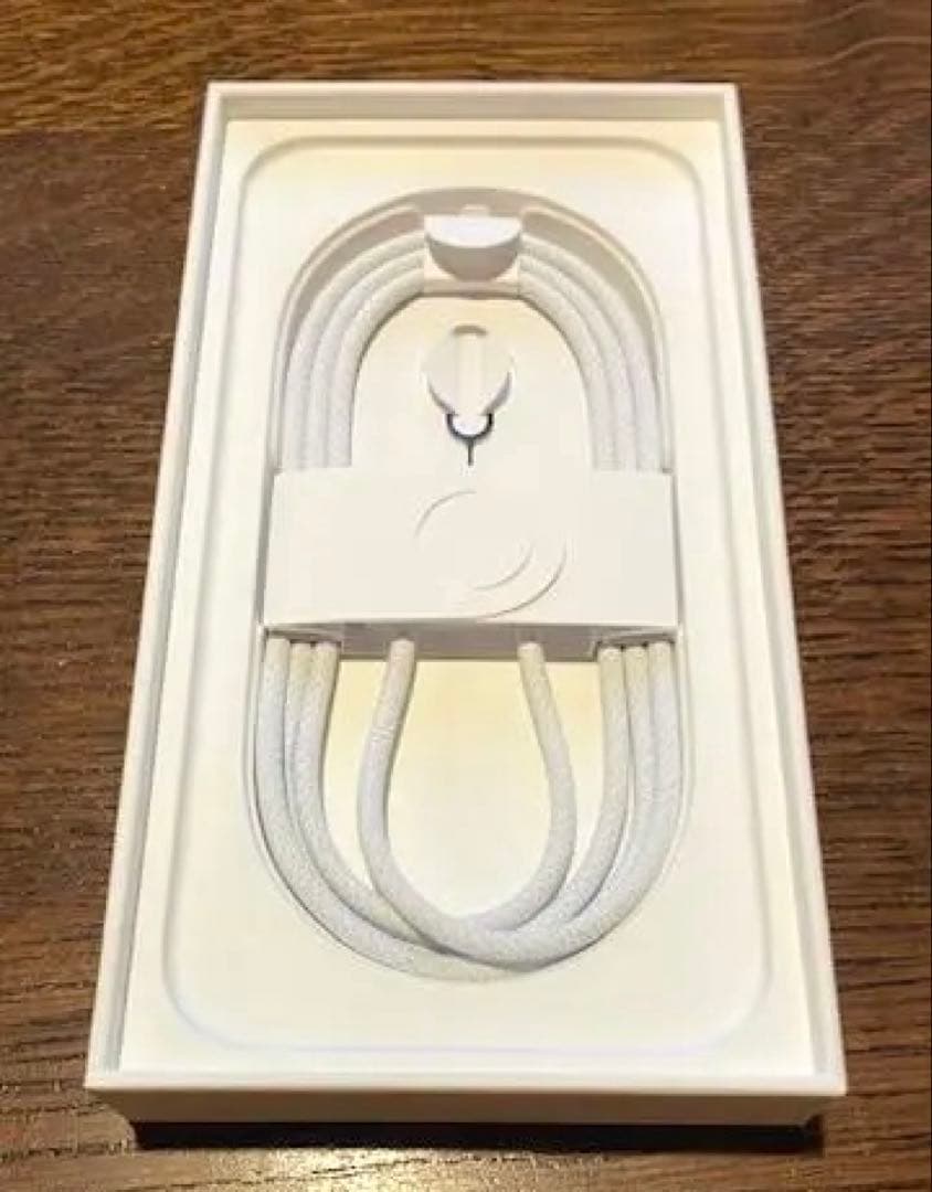 Apple iPhone16e バッテリ−100％