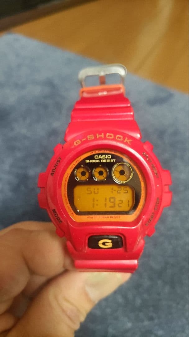 レアカラー G-SHOCK DW-6900CB オレンジ