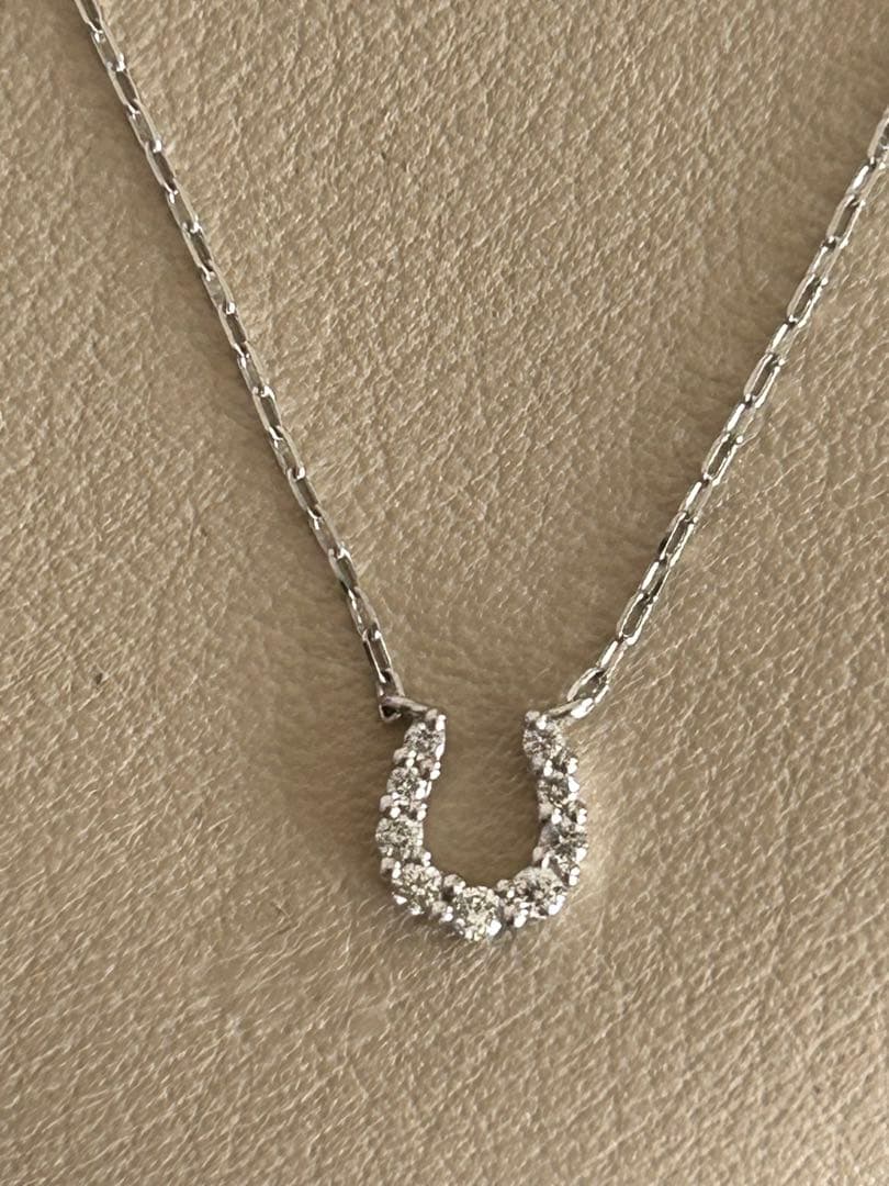 4℃ K10WG ダイヤモンド　ホースシュー　ネックレス