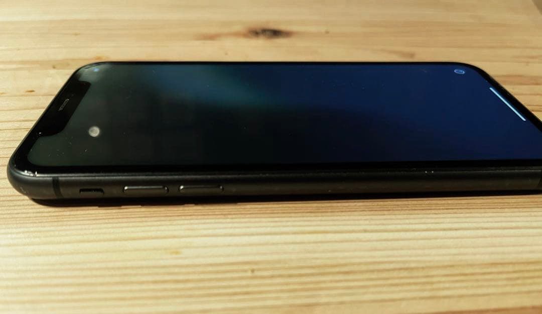 Apple iPhone 11 スペースグレー ケース付き