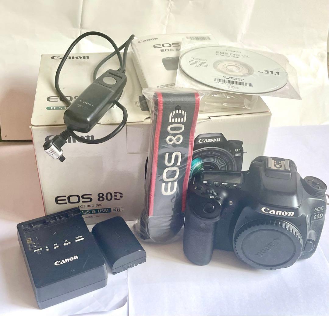 美品【おまけ付】Canon EOS 80D 一眼レフ本体