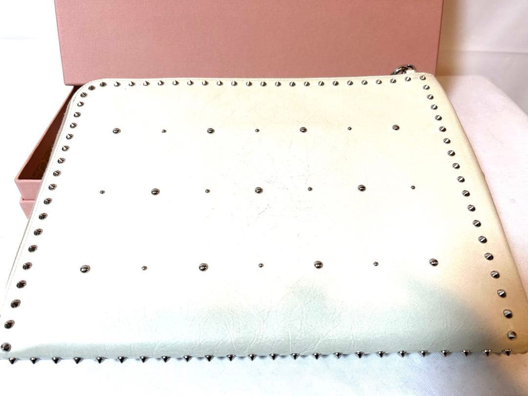 ★ mｍczo ★miumiu ミュウミュウ　スタッズ　クラッチバッグ