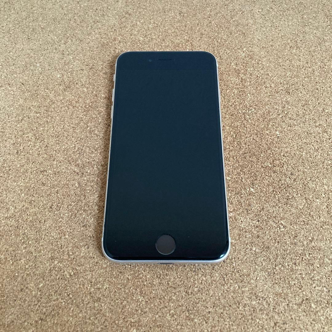 3908 電池新品☆比較的美品☆iPhoneSE3 64GB SIMフリー☆