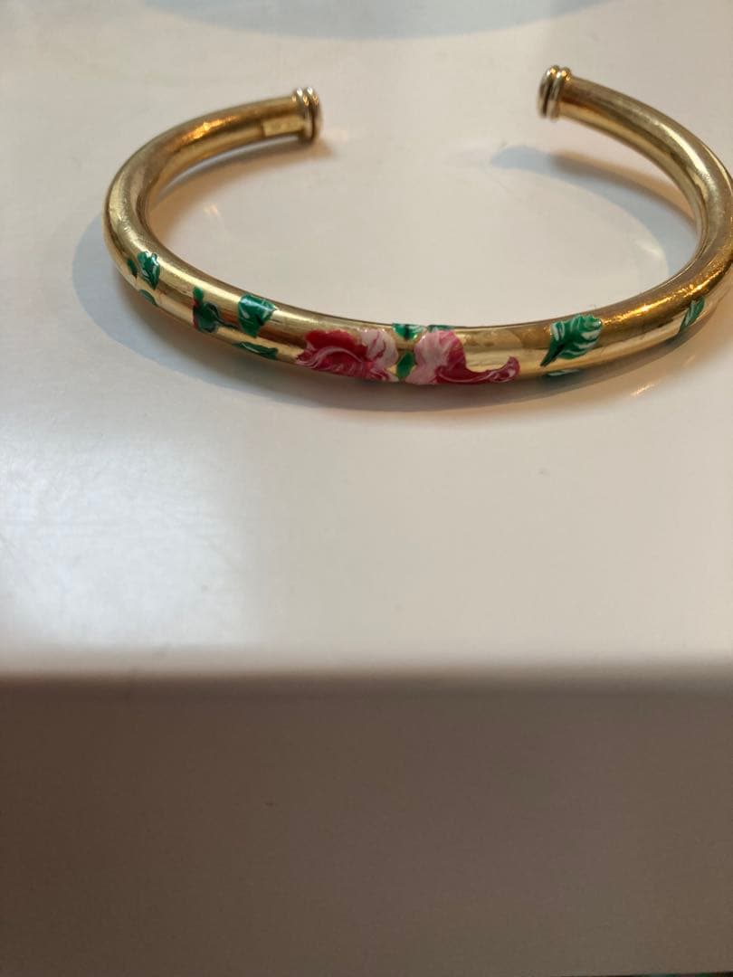 18k 750Italy 花柄バングル　中古です