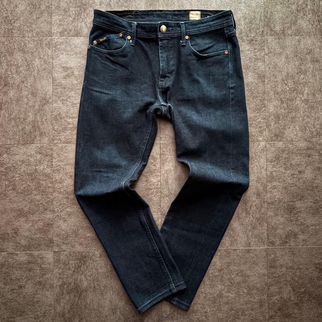 美品 ヤヌーク プレミアム NEIL スリムテーパード デニム 赤耳 ストレッチ