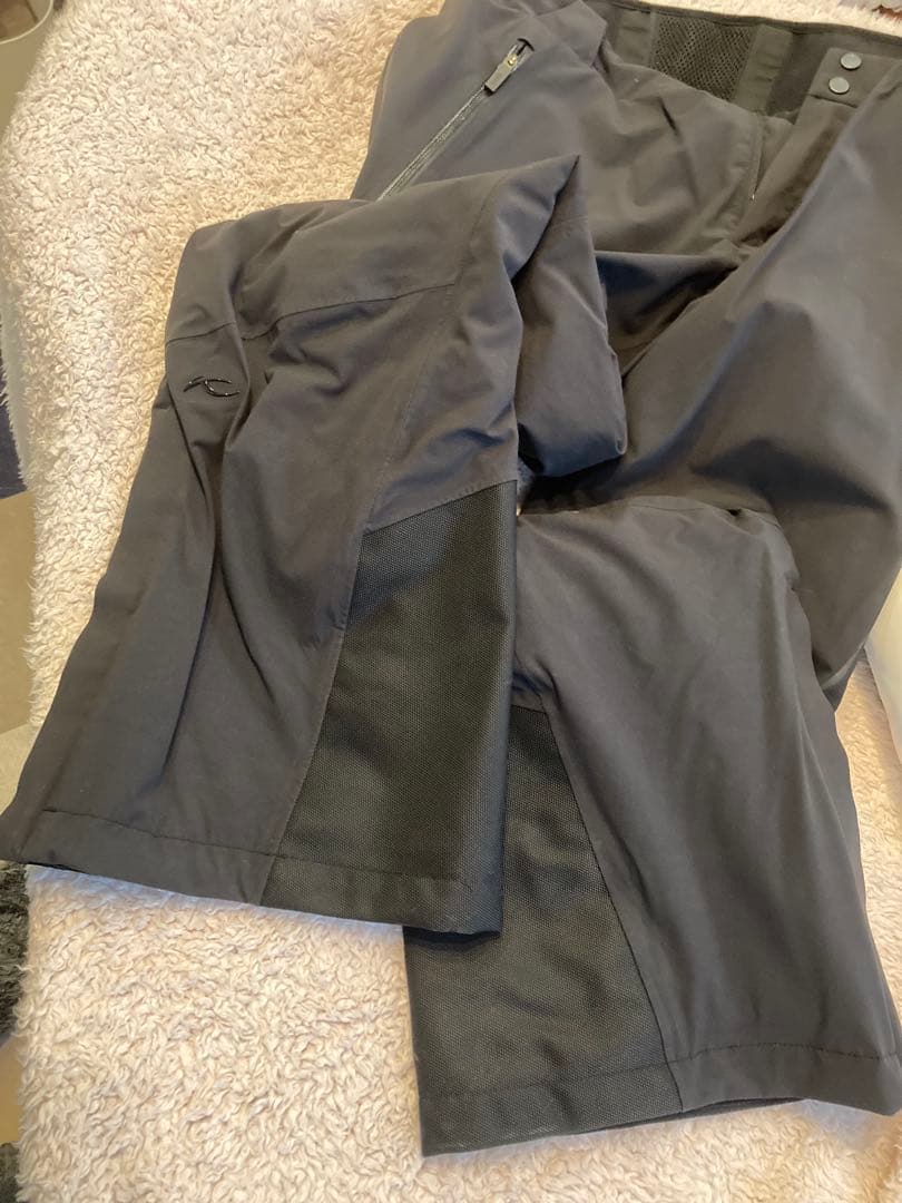 KJUS スキーウェア メンズ ブラック　パンツ