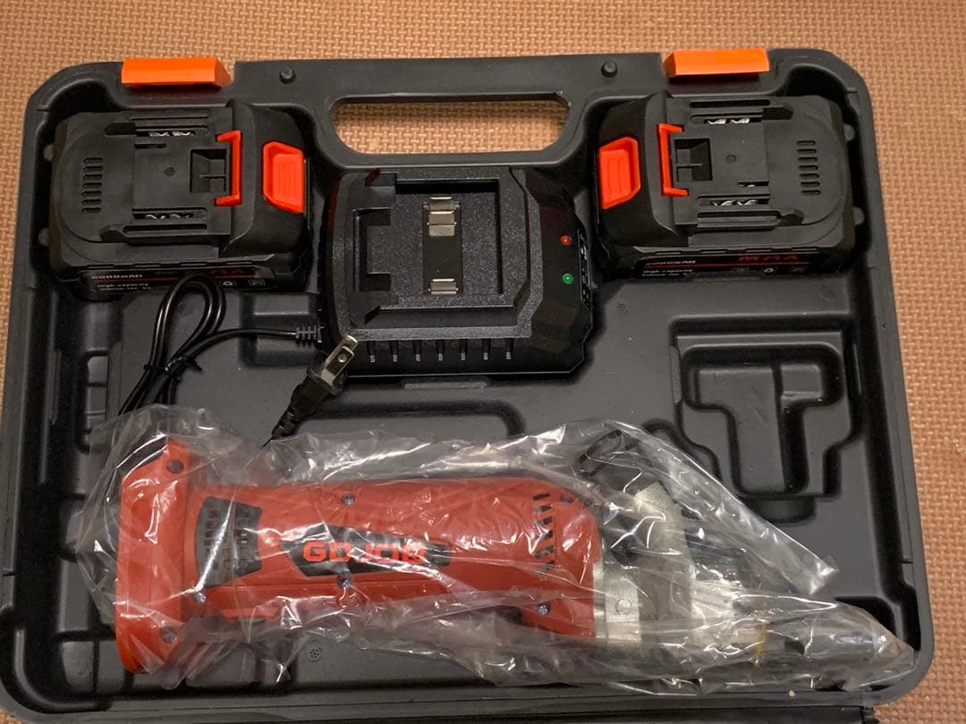 羊、馬、牛　コードレス電動バリカン　GDJOB HC-550　バッテリー2個