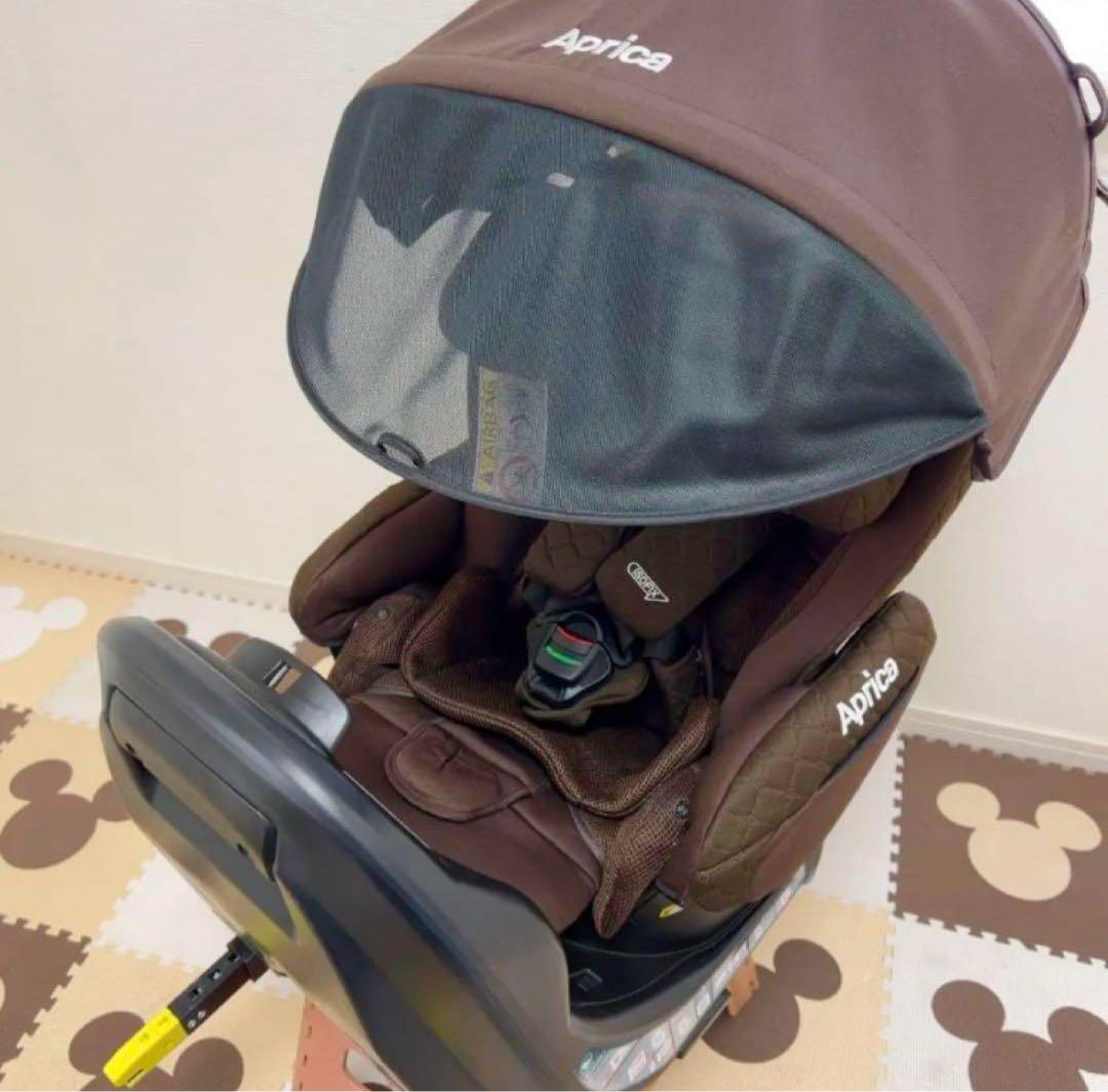 【極美品】アップリカ チャイルドシート フラディアグロウisofix DX