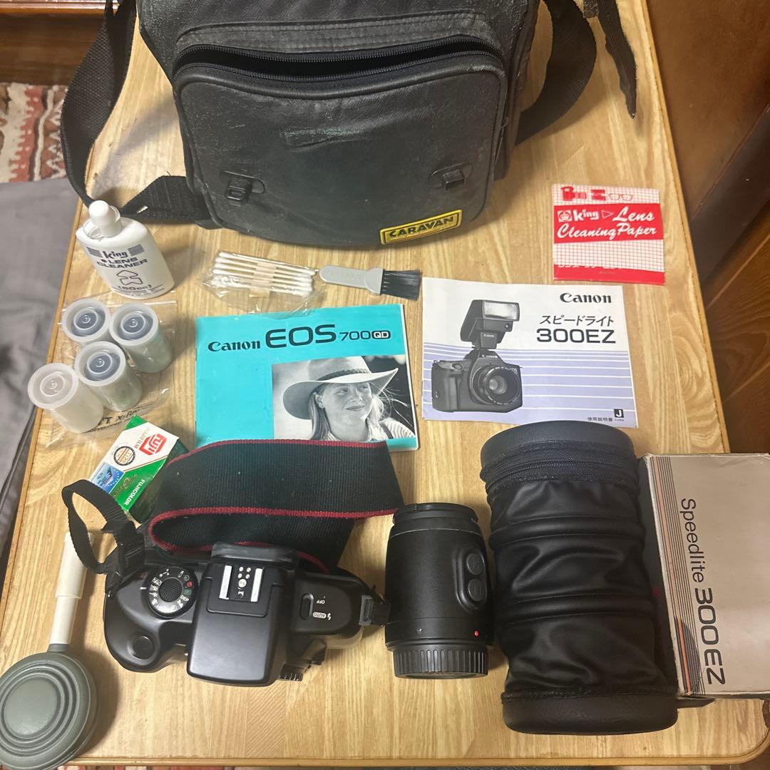 CanonEOS700qd ダブルズームキット　一眼レフ　カメラ　フィルム