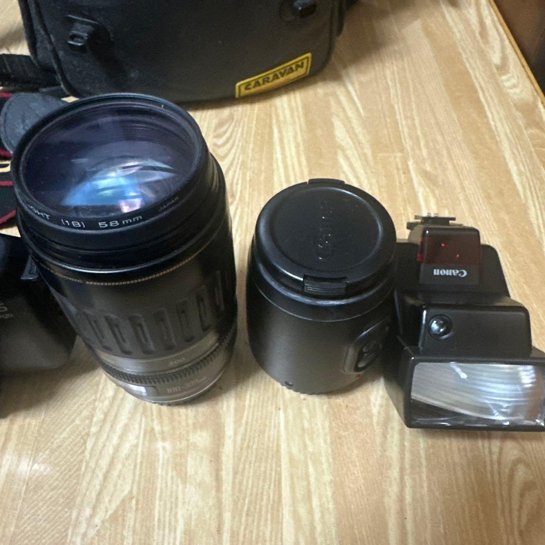 CanonEOS700qd ダブルズームキット　一眼レフ　カメラ　フィルム